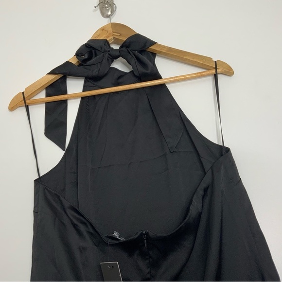 Lulus Little Black Halter  Tie Back Dress. Size Large. (NWT). - Picture 4 of 7